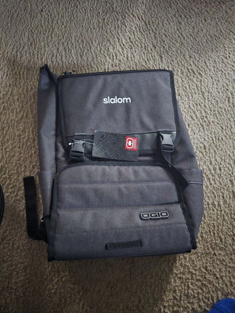 Ogio Slalom 17" Laptop Backpack Bookbag Rucksack Gray, Very Nice Bag